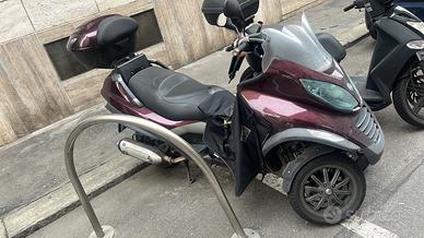 Piaggio mp3 250