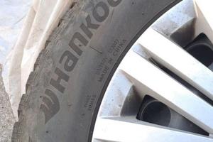 Gomme invernali 185/60 R15 con cerchi VW