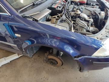 Parafango destro VOLKSWAGEN PASSAT del 2003