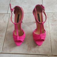 sandalo con tacco a spillo 