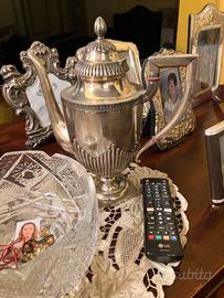 caffettiera o teiera d' epoca in  argento