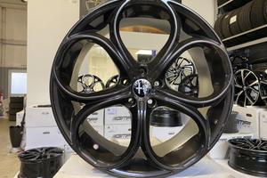 Cerchi Alfa Romeo raggio 18 NUOVI cod.23543