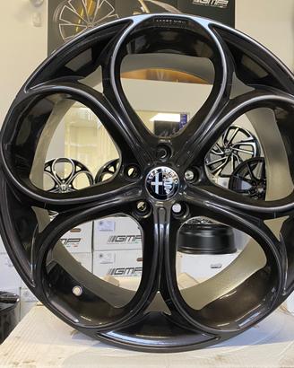 Cerchi Alfa Romeo raggio 18 NUOVI cod.23543