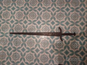 Spada Nera Metallo stile Medievale