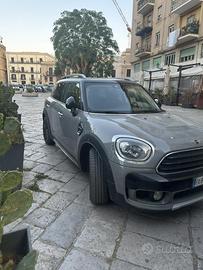 Mini cooper countryman 2.0d automatica 2019 €19000