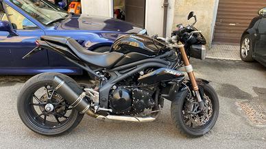 Triumph speed triple 2011