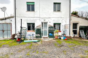 CASA INDIPENDENTE CON GIARDINO E GARAGE A CANNUCCE