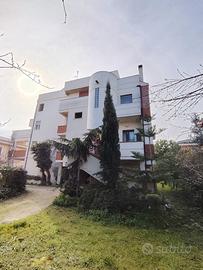 211 Intera palazzina 200 mt dal mare