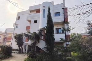 211 Intera palazzina 200 mt dal mare