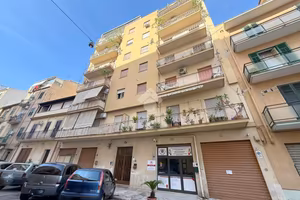4 LOCALI A PALERMO