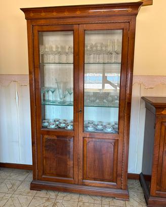 Cristalliera classica in legno massello