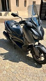 Yamaha X-Max 300