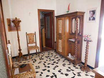 Panoramico trivano con terrezza sovrastante