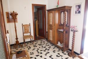 Panoramico trivano con terrezza sovrastante