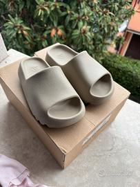 Yeezy Slide
