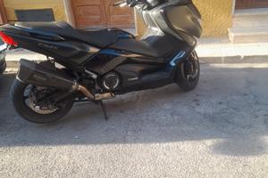 moto Yamaha tmax 530