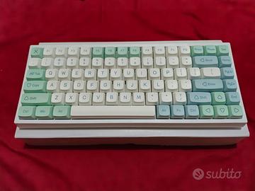 Tastiera YUNZII KC84 Mint – Tastiera Meccanica RGB