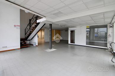 NEGOZIO A SAN GIULIANO TERME