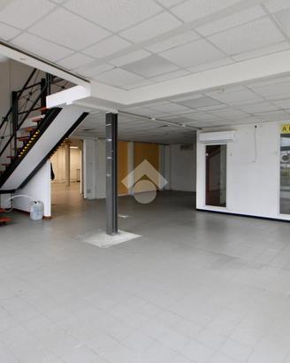NEGOZIO A SAN GIULIANO TERME