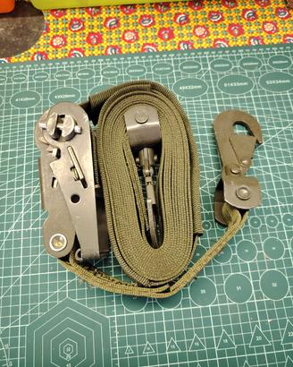 CINGHIA DI ANCORAGGIO MILITARE CON CRICCHETTO 