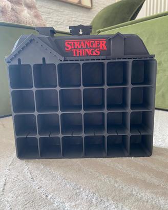 Espositore Stranger Things Casa Vecna Kinder Joy