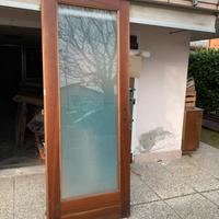 Porta in legno con vetro da interno