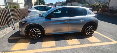 Peugeot 208 GT Ibrida 10 mesi km 8000