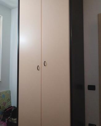 2 armadi da 2 ante più cassettiera 