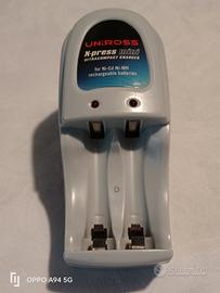 Caricabatterie per ricaricabili A.A / A.A.A