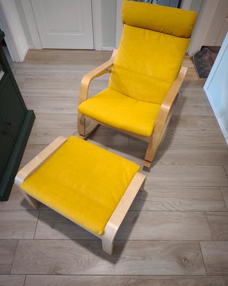 Sedia a dondolo Ikea Poang con poggiapiedi 