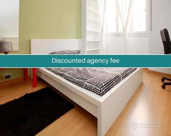 Stanza in appartamento di 207 m² a Milano