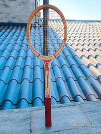 racchetta da tennis vintage in legno