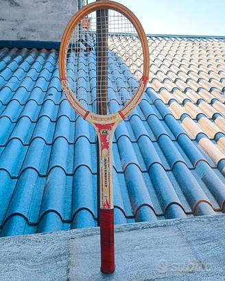 racchetta da tennis vintage in legno