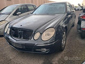 Mercedes classe E W211 anno 2004 ricambi usati