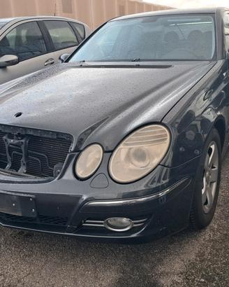 Mercedes classe E W211 anno 2004 ricambi usati