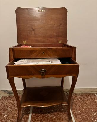 Tavolino / scrittoio stile liberty