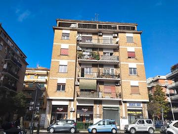 Portuense - locale commerciale con canna fumaria