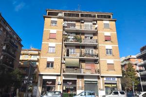 Portuense - locale commerciale con canna fumaria