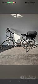Bicicletta elettrica italiana in alluminio nuova (