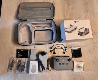 Drone Dji Mini 3 + Radiocomando DJI RC-N1 + Varie