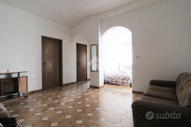 4 LOCALI A ISOLA DI CAPO RIZZUTO