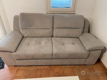 divano mai usato