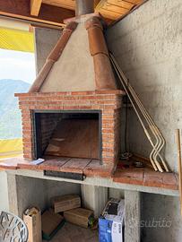 Barbecue  in mattoni - robusto e pronto all’uso