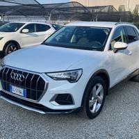 AUDI Q3 40 TDI quattro S tronic Business Advance