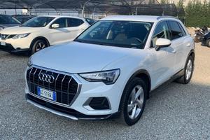 AUDI Q3 40 TDI quattro S tronic Business Advance