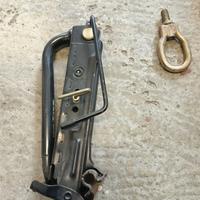 Cric chiave e gancio traino