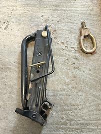 Cric chiave e gancio traino