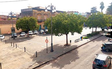 Piazza Carmine con bell'affaccio e indipendente