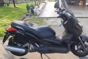 Yamaha xmax  250