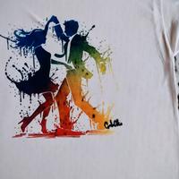 T-shirt dipinta a mano – Color Dance 